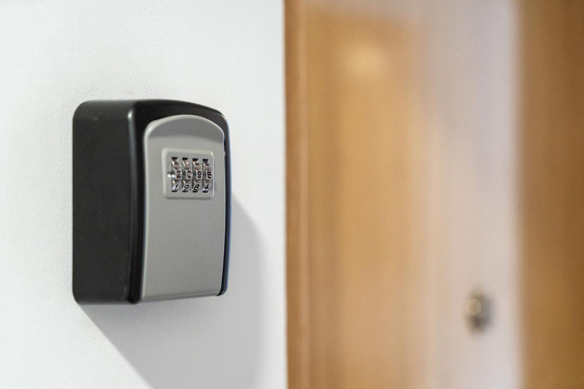 Madriver Apartamentos Reformados Con Parking Gratuito Exterior foto