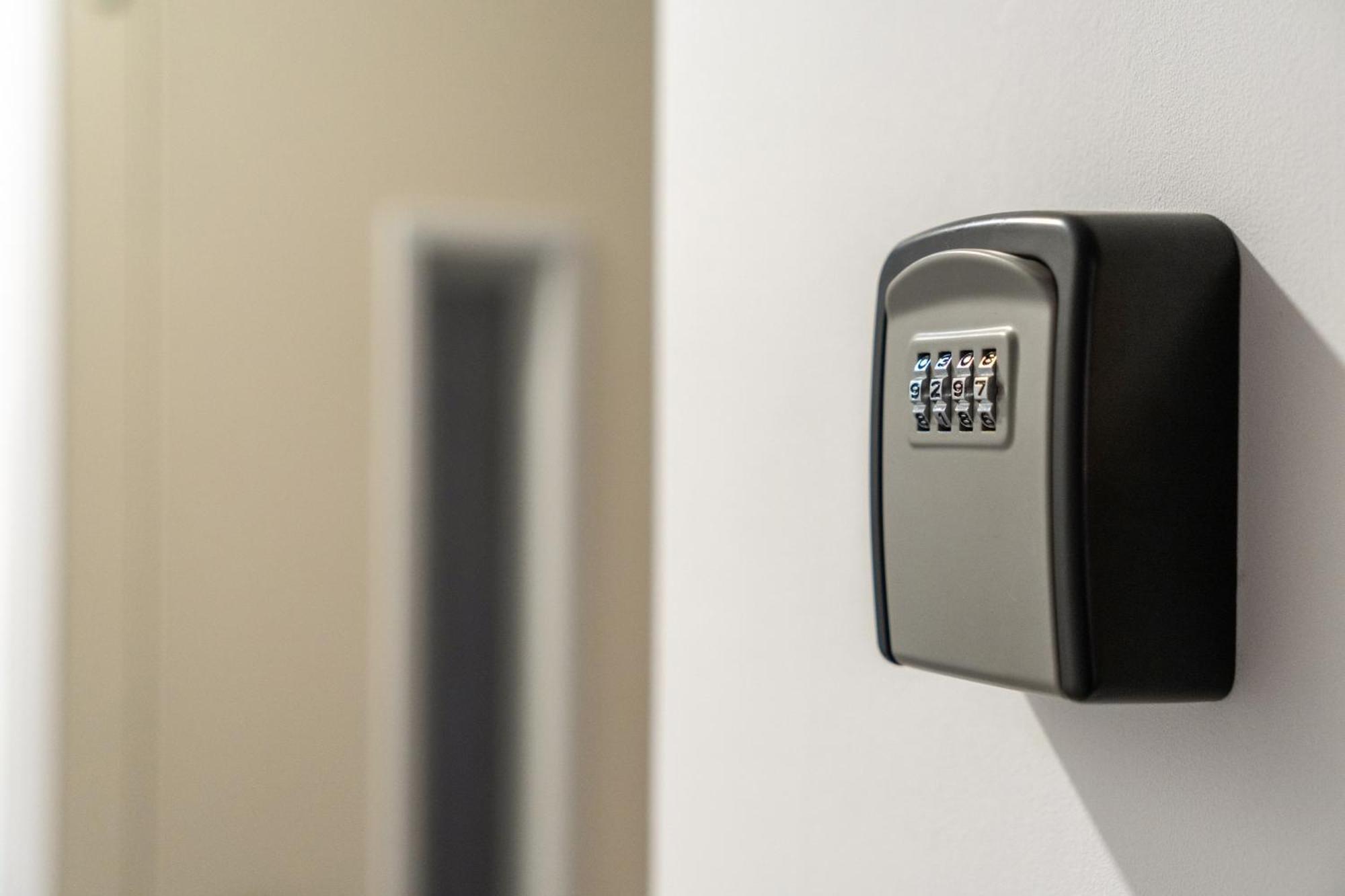 Madriver Apartamentos Reformados Con Parking Gratuito Exterior foto
