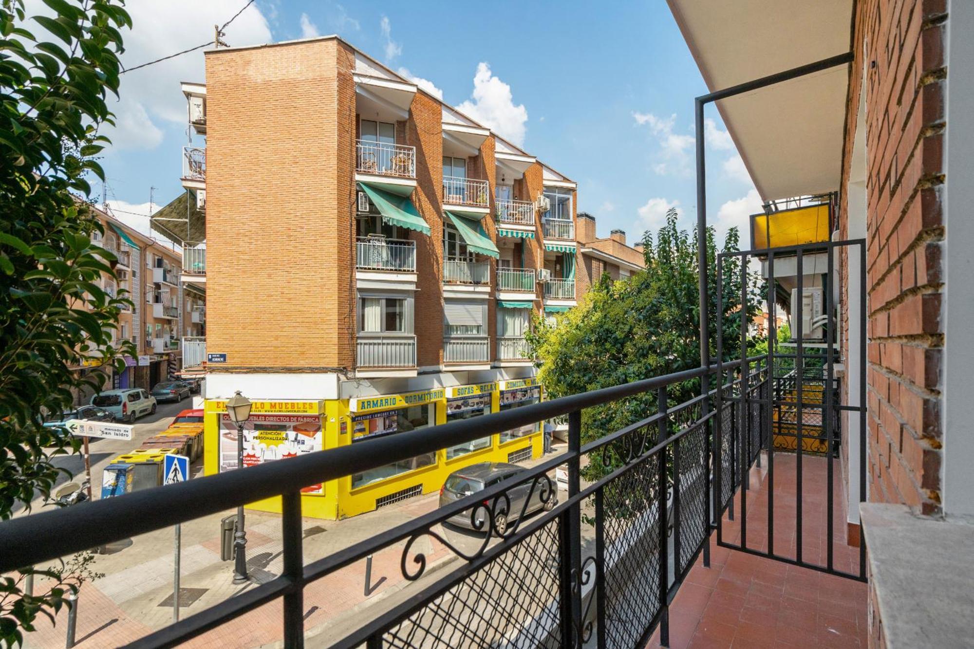Madriver Apartamentos Reformados Con Parking Gratuito Exterior foto